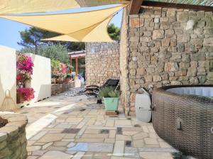 Gallery image of HOLIDAY HOME ZLOPOJE in Vis +25 photos