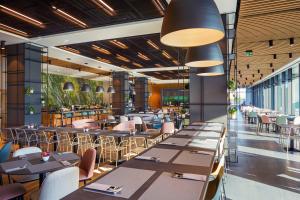 Restaurace v ubytování Q Hotel Plus Wrocław Bielany