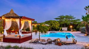 Kolam renang di atau dekat dengan Kas Amigu accomodations