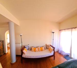 Posteľ alebo postele v izbe v ubytovaní Downtown, penthouse apartment with great view, Pagkrati