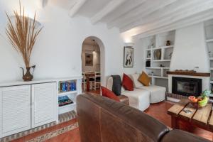 Foto dalla galleria di Town house with roof terrace and plunge pool ad Alcaucín