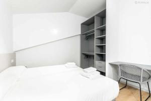 Postel nebo postele na pokoji v ubytování Villa Valdés-Un lugar idílico,cerca de la costa