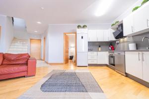 A kitchen or kitchenette at Amazing Duplex with panoramic ocean views