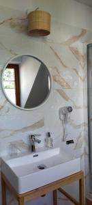 Koupelna v ubytování Apartamenty Heweliusz House + 37 fotografií