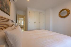 Fotografie z fotogalerie ubytování Beautiful 2 Bedroom Apartment near Puerto banus v destinaci Marbella