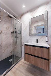 A bathroom at La Posada del Teatro H Boutique Parking Gratis