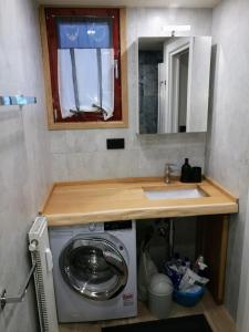 ห้องน้ำของ Appartamento Condominio Carlo Magno Folgarida Alta