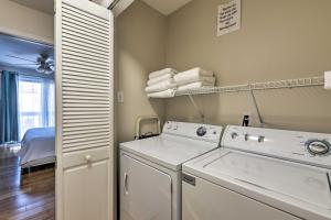 a laundry room with a washer and dryer at Brigantine Townhome Near Beaches and AC Casinos in Brigantine