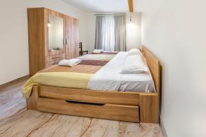 Hotel Mandarinebi客房内的一张或多张床位