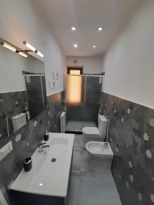 Terra di mare apartment & management tesisinde bir banyo