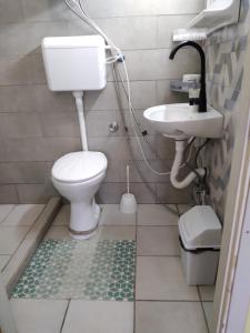 Koupelna v ubytování Apartman 2 szemèlynek