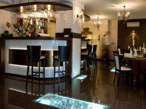 Restauracja lub miejsce do jedzenia w obiekcie Hotel Constancja