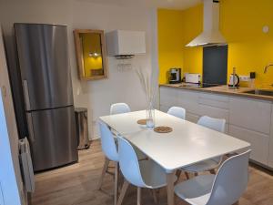 Una cocina o zona de cocina en Bel appartement au centre historique de Castres