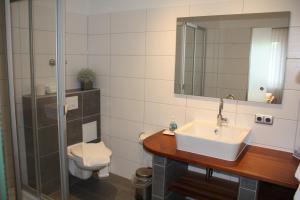 Koupelna v ubytování Hotel Zum kühlen Grunde