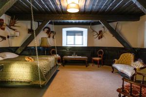Posteľ alebo postele v izbe v ubytovaní Laitse castle