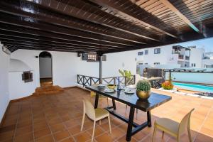 Bazén v ubytovaní Casa Seara Piscina, Wifi y 400 metro de la playa, alebo v jeho blízkosti