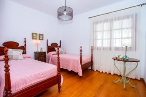 Posteľ alebo postele v izbe v ubytovaní Casa Seara Piscina, Wifi y 400 metro de la playa,