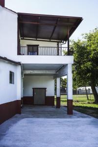 Budova, kde se vila nachází