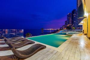 Bazén v ubytování Hotel Cartagena Dubai nebo v jeho okolí