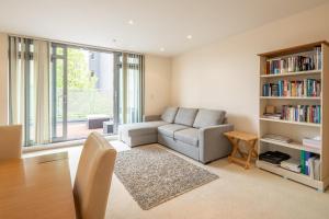 Gallery image of 2 BR flat next to Train Station & Gated Parking in Cambridge