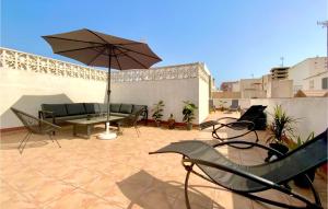 Patio nebo venkovní prostory v ubytování Stunning Apartment In Torrevieja