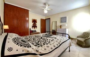 Postel nebo postele na pokoji v ubytování Stunning Apartment In Torrevieja