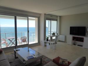 Fotografia z galérie ubytovania Appartement face mer aux Sables d'Olonne, 2 chambres, proche plage et commerces - FR-1-325-125 v destinácii Les Sables-dʼOlonne