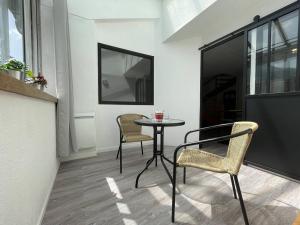 Zdjęcie z galerii obiektu Duplex 3 pièces rénové avec loggia et garage, cœur de Briançon, proche télécabine, 4-6 couchages - FR-1-330C-130 w mieście Briançon