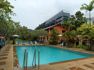 Bazén v ubytování PS 2 Resort Phuket Patong - SHA Plus nebo v jeho okolí
