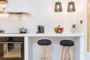 Kuchyňa alebo kuchynka v ubytovaní Naxian Icon Luxury Residence 3