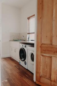 奥尔巴尼The Allotment Albany - Centrally Located Cottage in Old Albany的相册照片