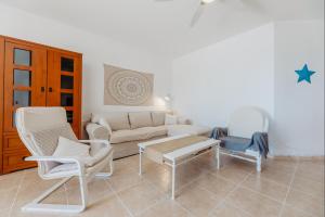 A seating area at vista oceano, luminoso, ampio, 2 camere, WiFi Még 13 kép