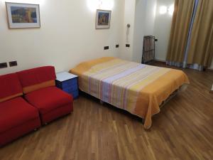 Ένα ή περισσότερα κρεβάτια σε δωμάτιο στο Republic square apartment