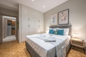 Cama ou camas em um quarto em Elegant Mavili Suite by CloudKeys