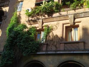 Το κτήριο όπου στεγάζεται  το διαμέρισμα