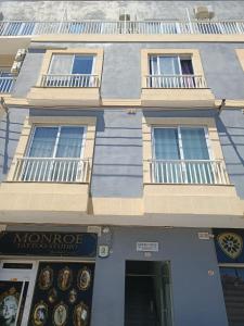 Imagen de la galería de Charming 2 bedroom apartment close to Junior College ETUS1-1, en Msida