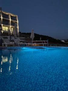 Πισίνα στο ή κοντά στο Apartments Komina