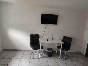 TV a/nebo společenská místnost v ubytování Schönes einfaches zentrales Zimmer in Oldenburg