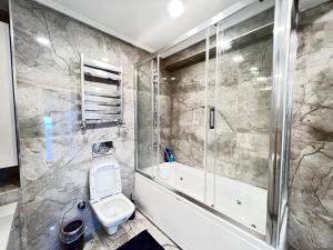 A bathroom at WONDER HOMES - Astounding Sea View& Luxury Unit Taksim Square