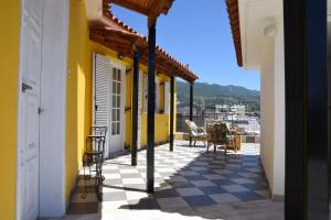 Photo de la galerie de l'établissement The Yellow Art Home, à Kalamata