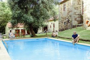 Swimming pool sa o malapit sa Cantinho d'Azenha
