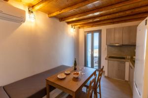 Kuchyň nebo kuchyňský kout v ubytování Aelia House Serifos