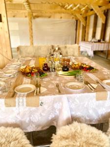 Φωτογραφία από το άλμπουμ του Casa VLC Punct Gastronomic Local Bilbor σε Rocoteaş +36 φωτογραφίες