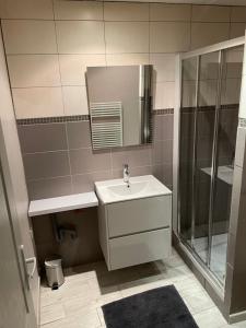 Kúpeľňa v ubytovaní Location de vacances Rians haut Var