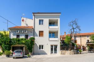 Το κτήριο όπου στεγάζεται  το διαμέρισμα