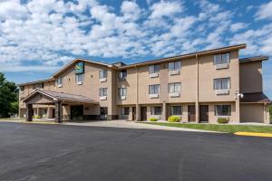 Quality Inn & Suites Warren