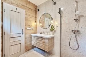 Kúpeľňa v ubytovaní Zaži Apartmány Mýto pod Ďumbierom + 34 fotografií