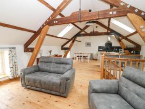 Ruang duduk di Spindle Cottage