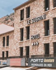 Certificato, attestato, insegna o altro documento esposto da Hôtel & Résidence Le Subrini