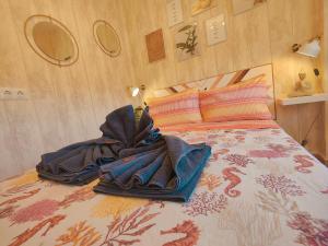 Posteľ alebo postele v izbe v ubytovaní Begona 408 Compact city center studio BY NAMASTE ELITE